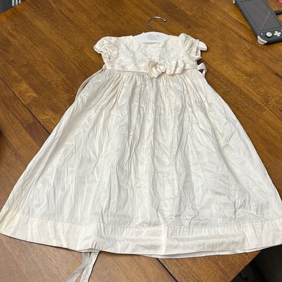 ONE SMALL CHILD Isabella 9mo Ivory christening/baptism silk gown with bonnet - Picture 1 of 14